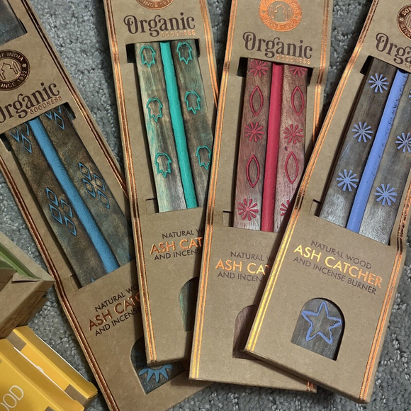26 Piece Set Incense Sandalwood Lavender And 4 Ash Catchers Brand New - Picture 2 of 11